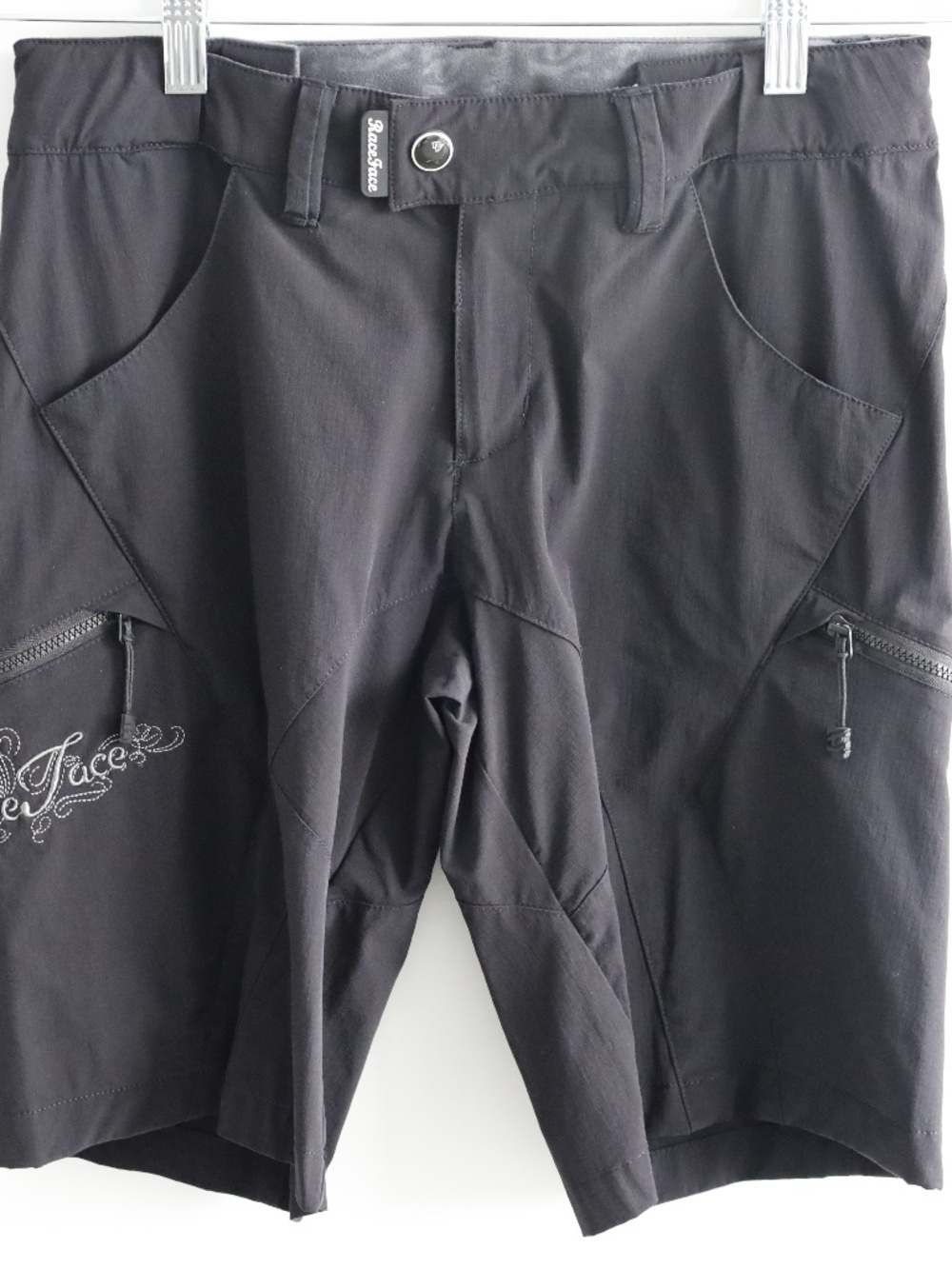 Race Face Women’s MTB Cycling Trail Shorts Zipper Pockets